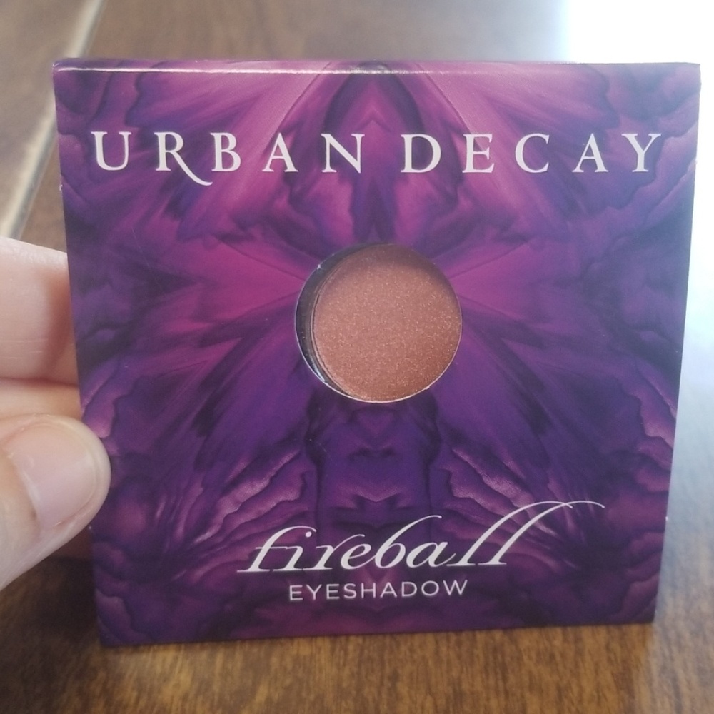 💄Urban Decay Fireball Eyeshadow Single Pack💄